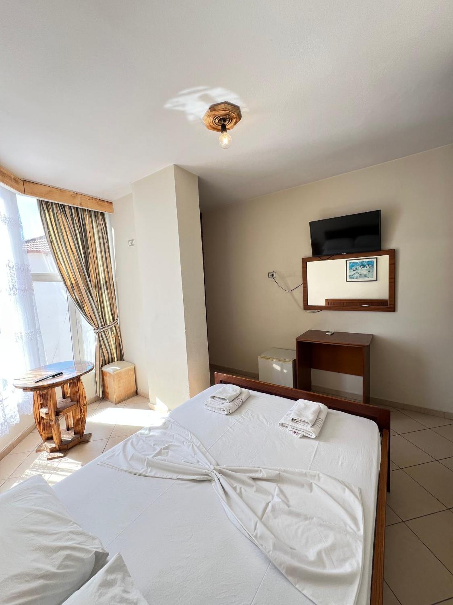 Hotel Veli Saranda Kültér fotó