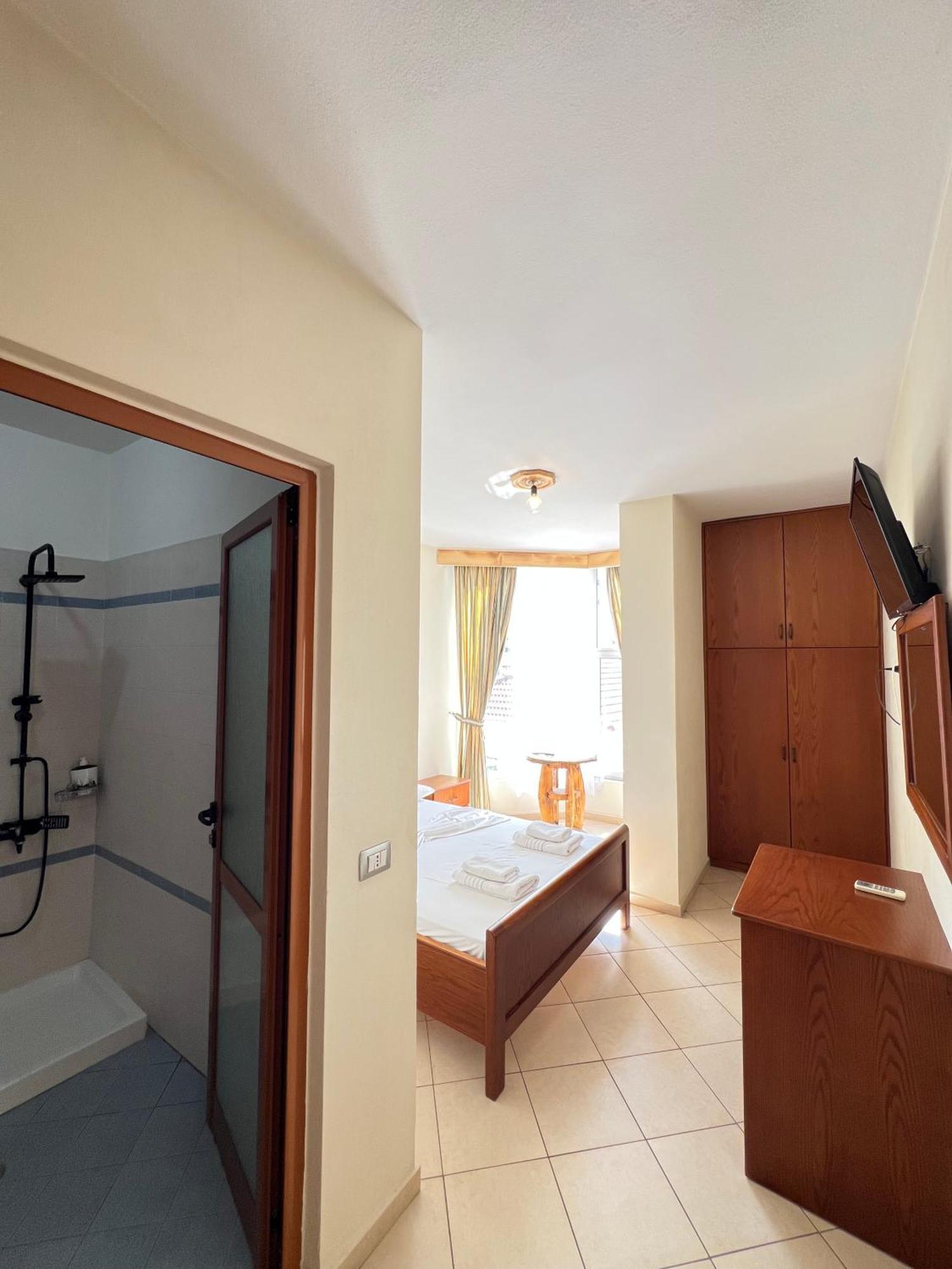 Hotel Veli Saranda Kültér fotó